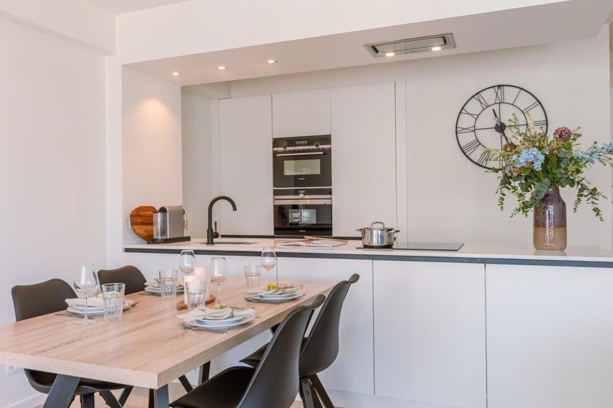 Huswell - Lovely Apartment With Lateral Sea View And Parking Oostende Buitenkant foto